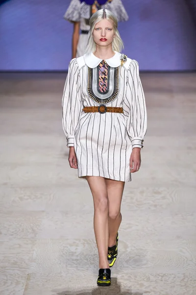 Look 33